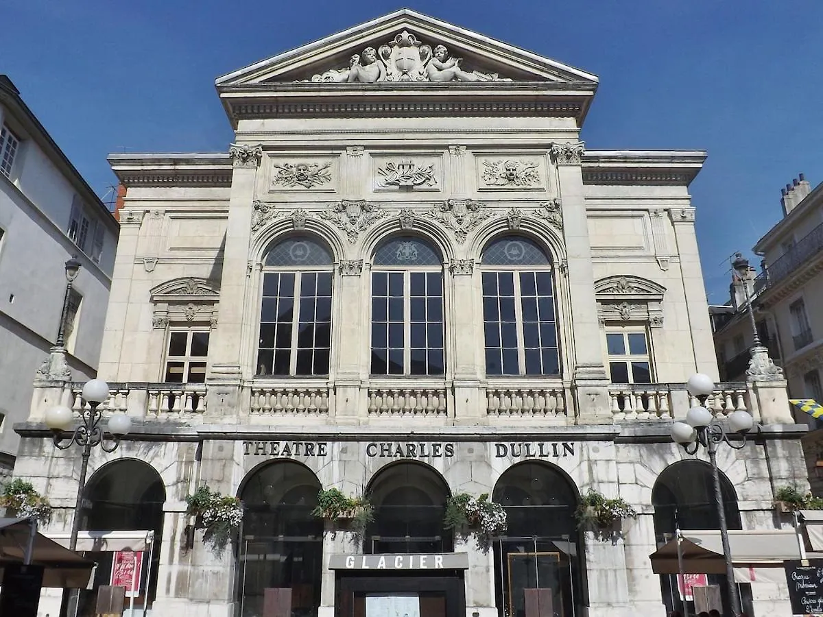 Apartment Le Cosy Du Theatre, Duplex Confortable Au Centre De Chambery